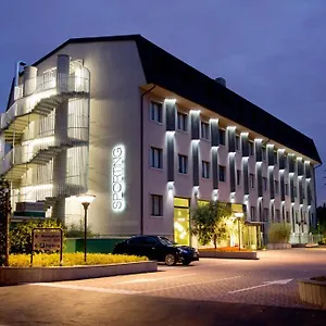 Отель Sporting Cologno Колоньо-Монцезе